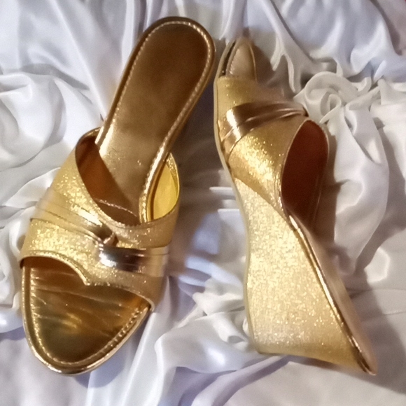 Gold wedge Sandals, used - Picture 2 of 4